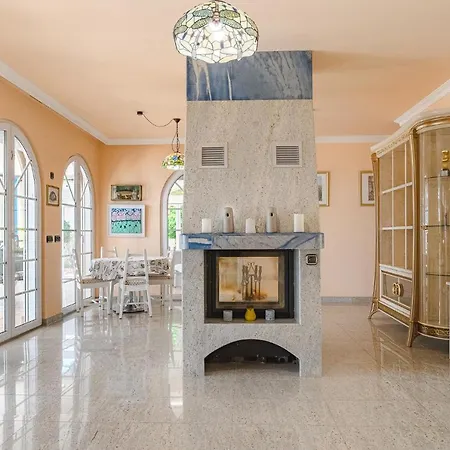 Дом отдыха Gorgeous Golf Адехе