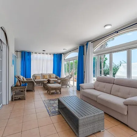 Gorgeous Golf Costa Adeje (Tenerife)