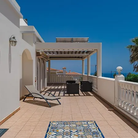 Gorgeous Golf Адехе