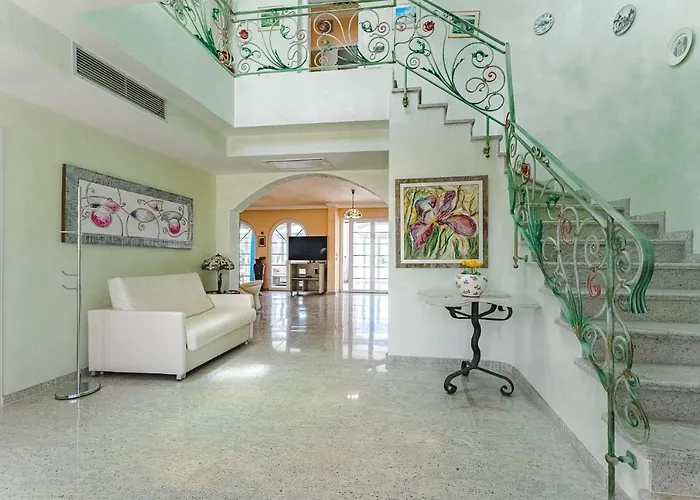 Gorgeous Golf Дом отдыха *