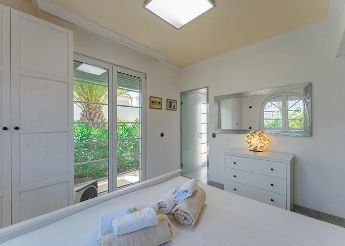 Дом отдыха Gorgeous Golf Адехе