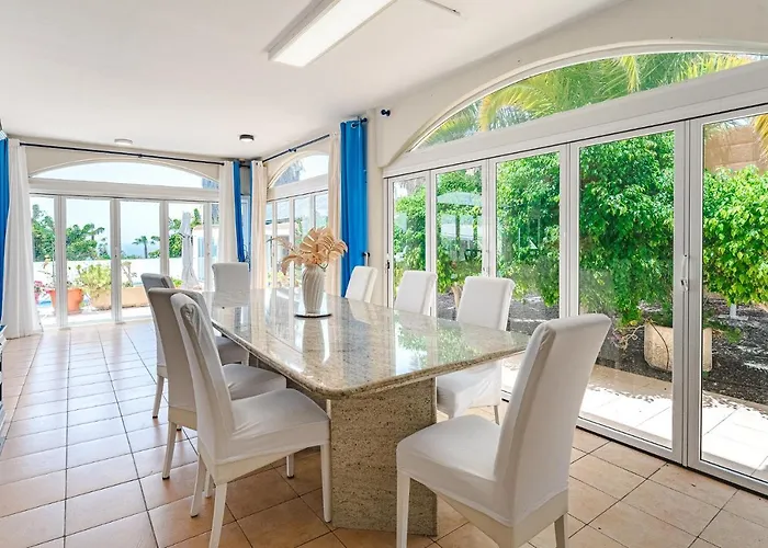 Gorgeous Golf Адехе