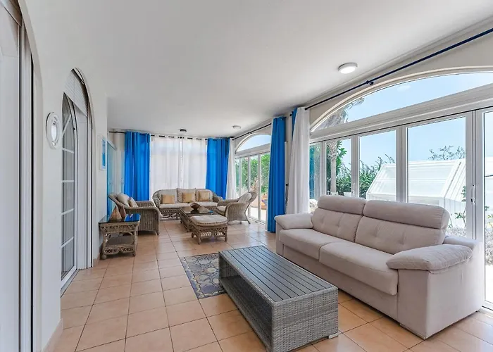 Gorgeous Golf Адехе