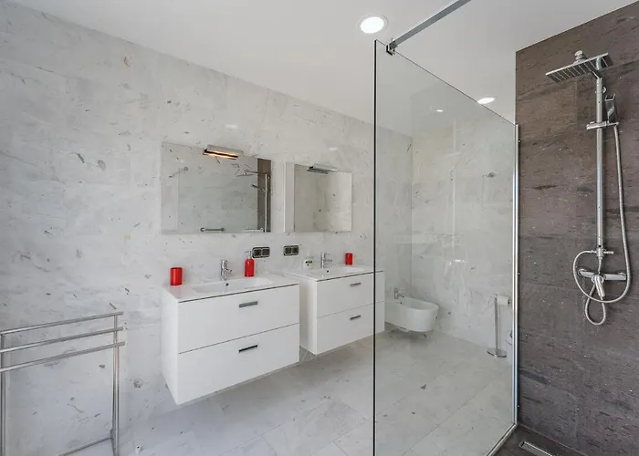 Gorgeous Golf Адехе