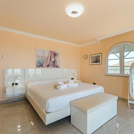 Gorgeous Golf Costa Adeje (Tenerife)