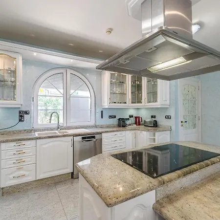 Gorgeous Golf Holiday home