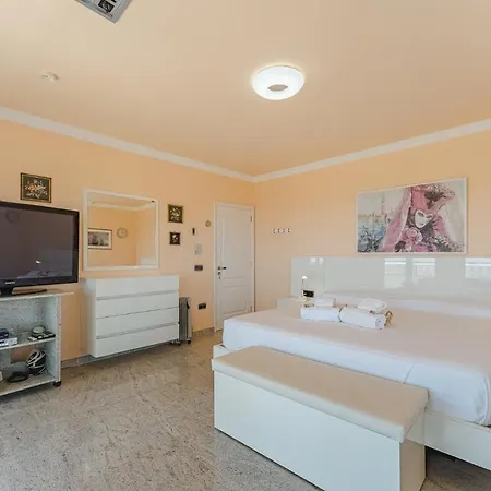 Gorgeous Golf Costa Adeje (Tenerife)