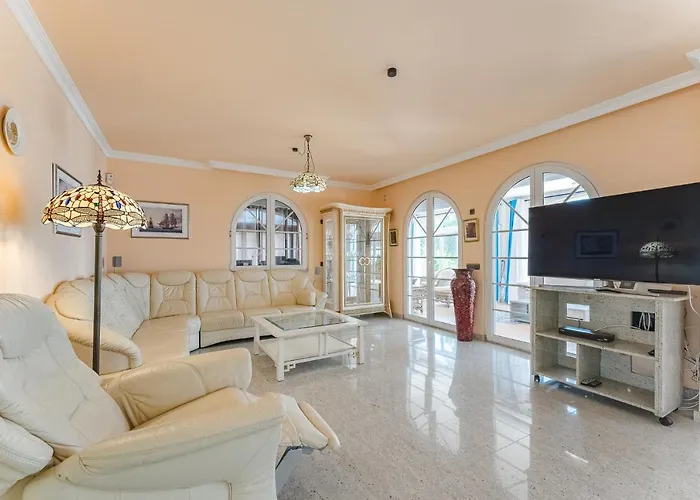 Будинок відпочинку Gorgeous Golf *