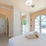 Будинок відпочинку Gorgeous Golf Адехе
